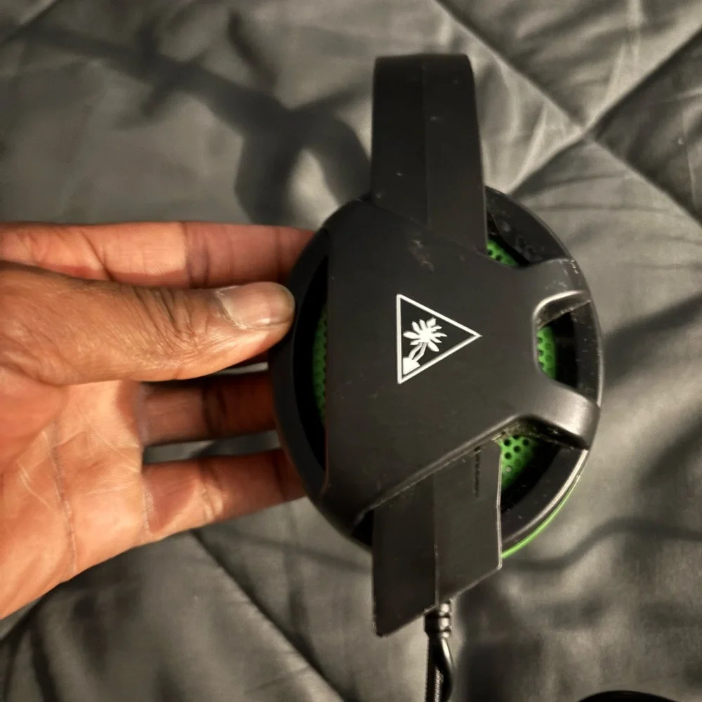 Videogaming mic with speakers